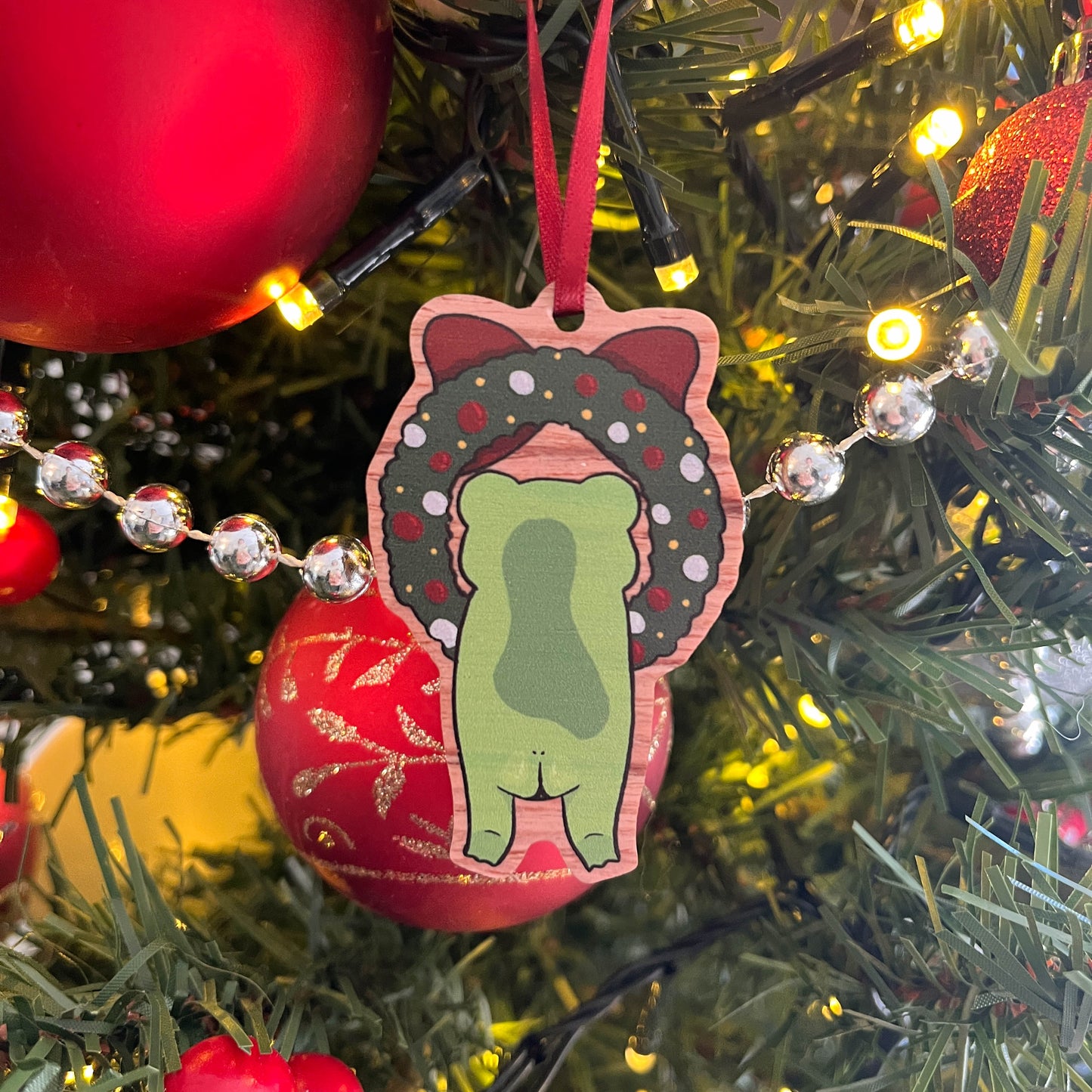 Christmas Wreath Wooden Ornament Frog