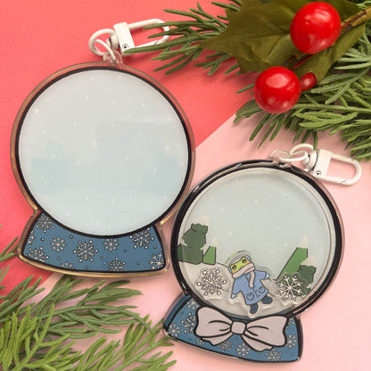 Frog Snowglobe Winter Wonderland Shaker Keychain